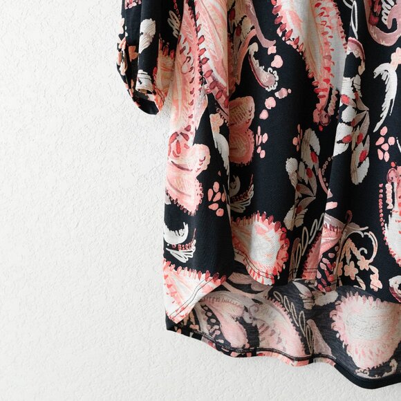 Honeyme Blouse Size Medium Black Pink Paisley Floral Print Tunic Top Made in USA - Picture 5 of 7